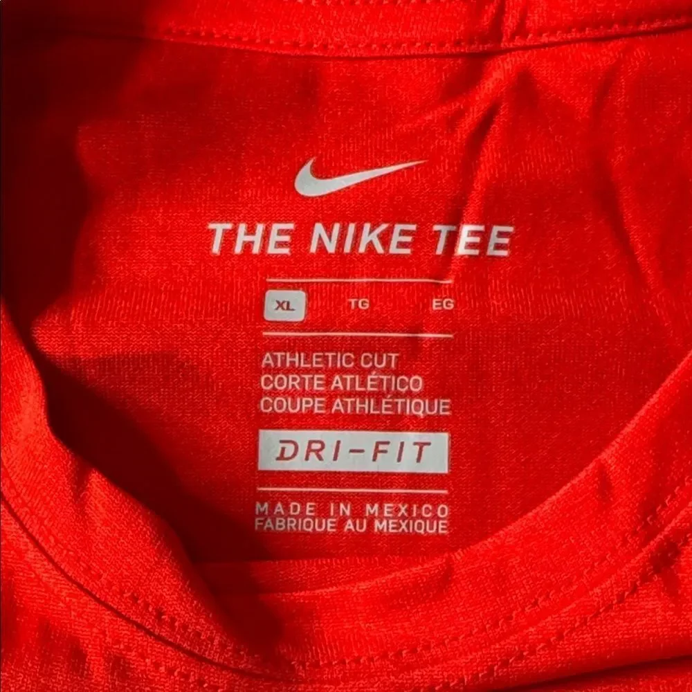 Nike Dry Boys Red Training Top Long Sleeve Athletic Fit Size XL 840177-657 NWT